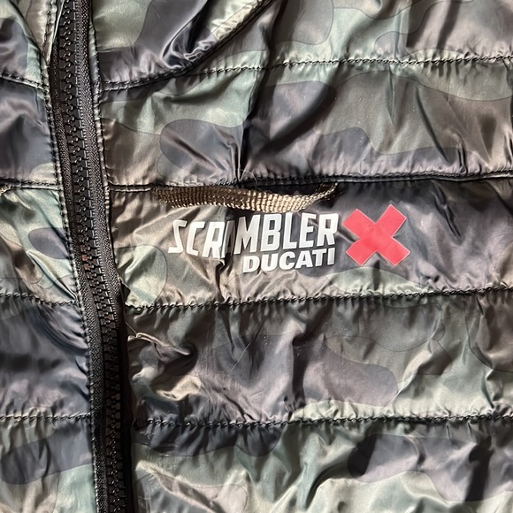 Barely used women’s XS Ducati Scrambler motorcycle jacket - Picture 9 of 11